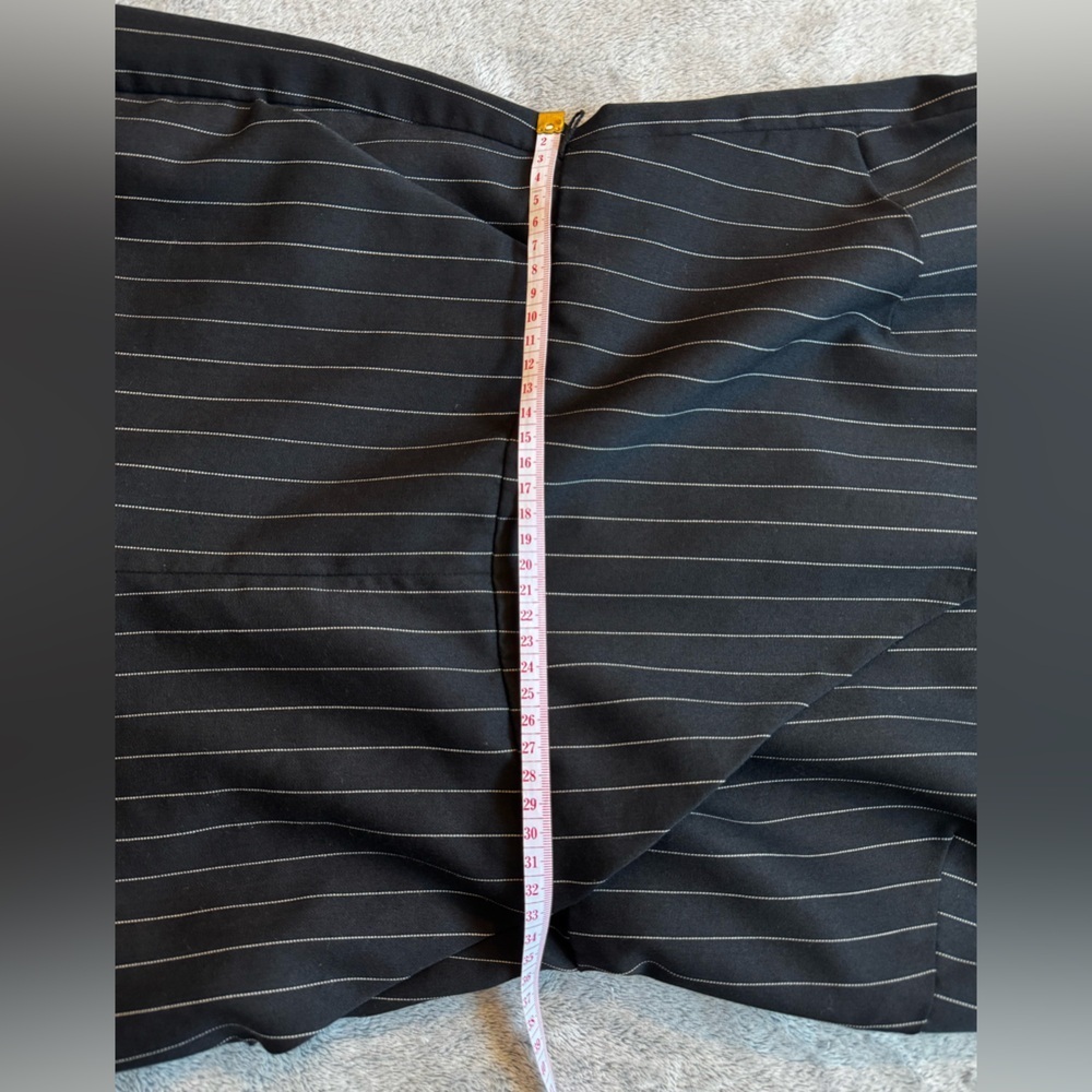 Lauren Ralph Lauren Black/White Pinstripe Wide Leg Jumpsuit Sleeveless V-Neck 2 - Picture 8 of 12